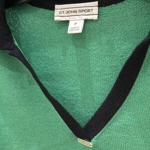 St. John Sport in petit. Green with black. Short sleeve. Collared v neck.